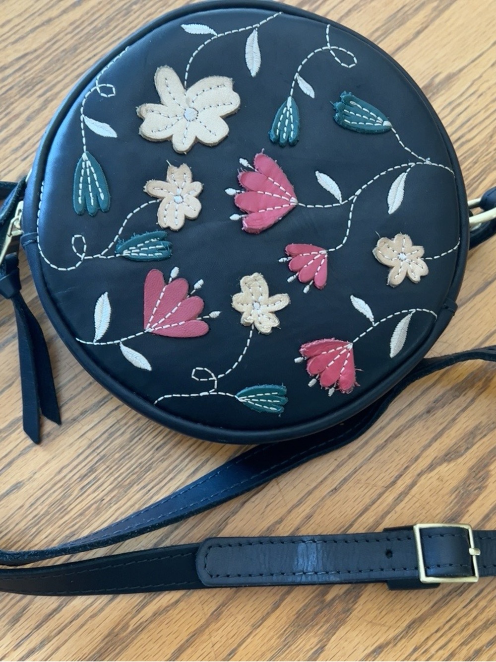 Portland Leather Folklore Black Small Circle Crossbody Limited Edition 7”